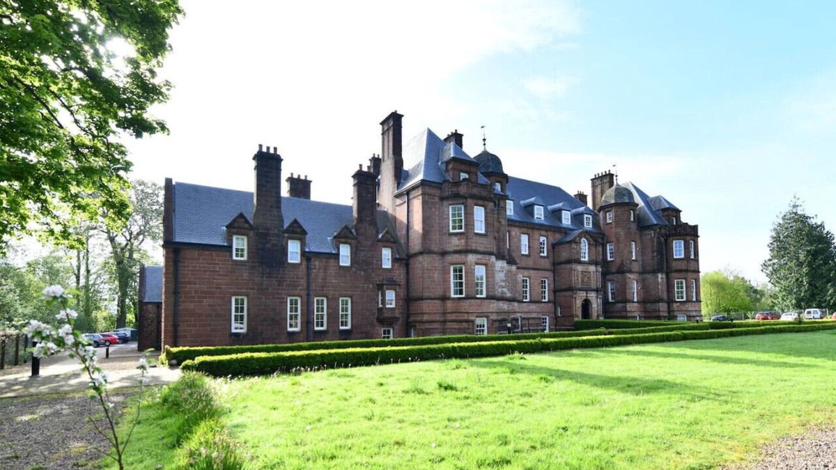 Mauchline House | 20 The Courtyard Ballochmyle House