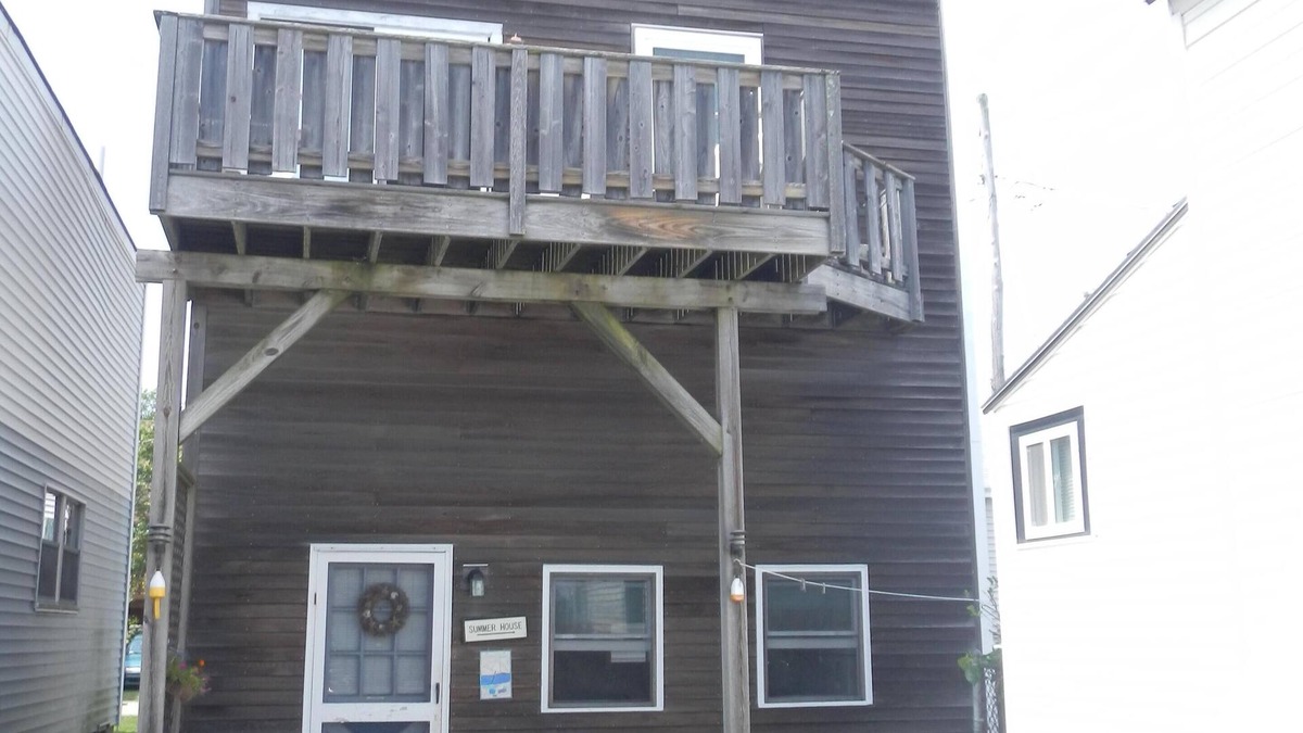York Harbor House | 200 Steps to the Atlantic Ocean