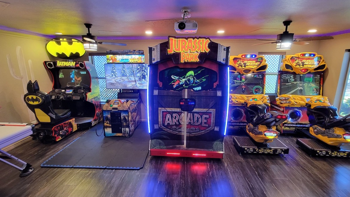 Paradise Valley Village House | ⭐️⭐️⭐️⭐️⭐️ 200K FULL ARCADE -VR Roller Coaster-Jurasic Park-Carousel-Golden Tee