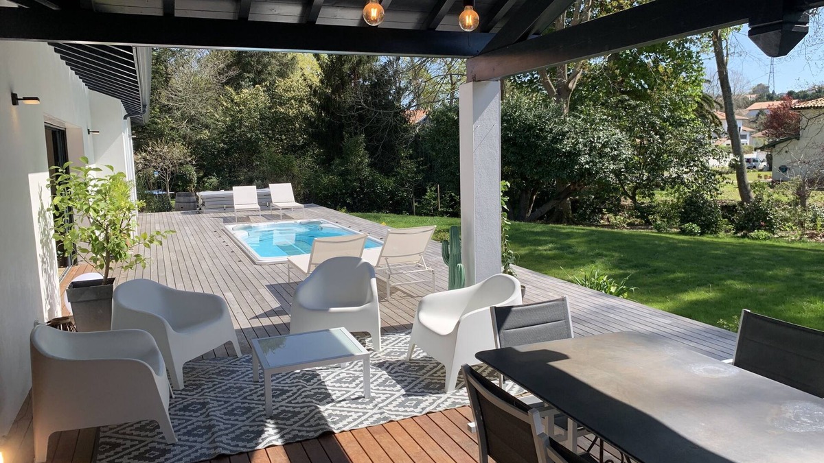 Iraty Villa | 200m2-MODERN villa with pool-spa, wooded park, 5mn from Biarritz center and beach
