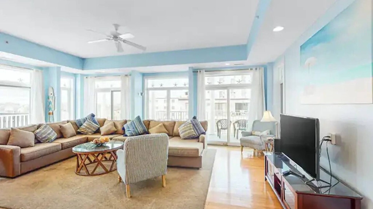 Little Salisbury House | ⭐️201 St. Kitts Gorgeous 50 steps to Beach Freshly Painted⭐️
