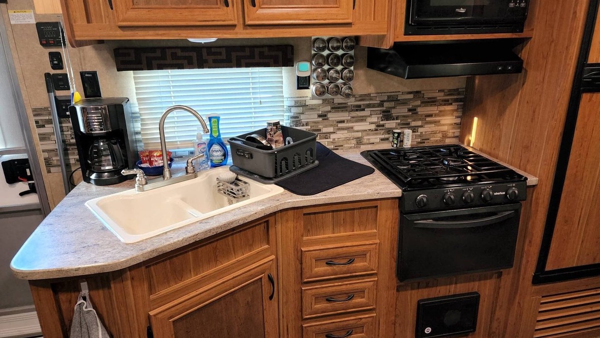 Coweta House | 2017 Starcraft rv for rent