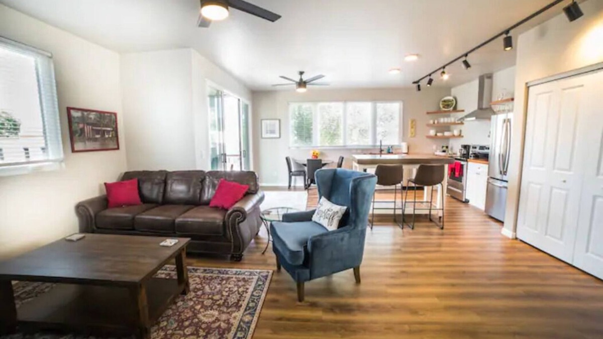 Southside Apartment | 201The Lofts, by Flagtown, 2 bed 2 bath