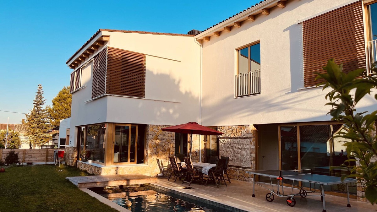 Sant Just Desvern Villa | 2022 built luxury villa with high ceilings in tranquil area with pool
