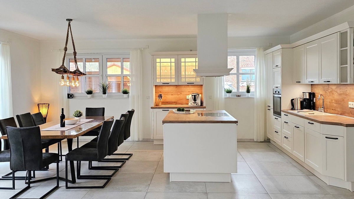 Biendorf House | 2022 Erbautes Ferienhaus Emilia - mit Sauna und Eingezäuntem Garten