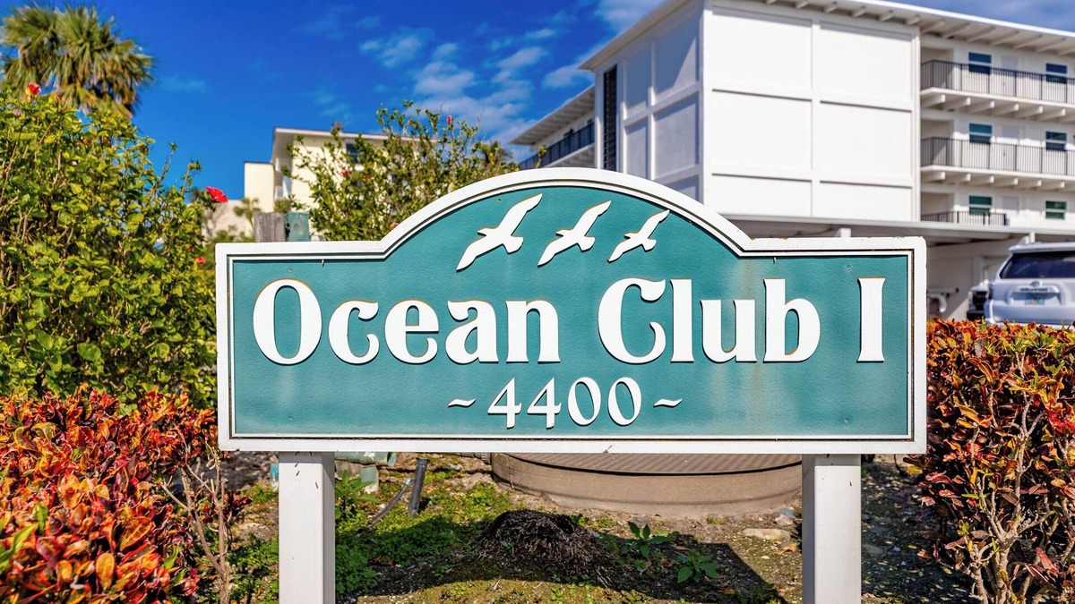 Central Beach Condo | 2025 Discounts! Lovely and Updated Unit Steps from the Ocean and Heated Pool