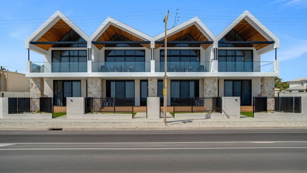 Aldinga Beach House | 202Espy ~ The ultimate experience. Sleeps 16