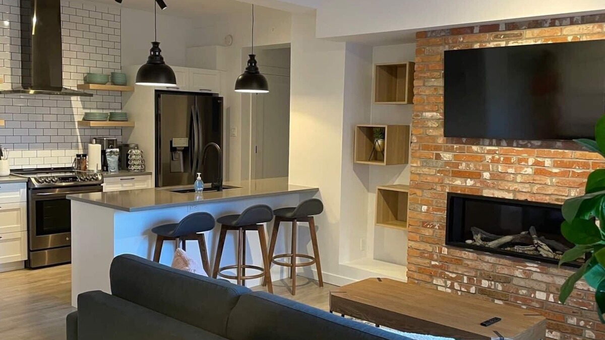 Bromont Apartment | 205 3-bedroom condo in building with elevator