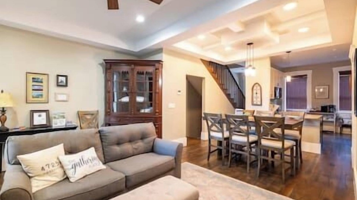 Madison House | #207 King Suites, River Views, Deck, Downtown