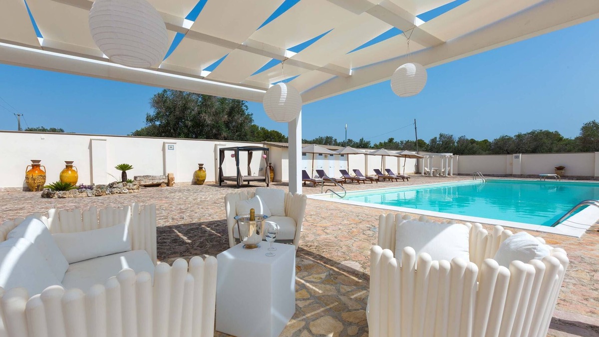 Oria Villa | 2076 Villa Artesole by BarbarHouse