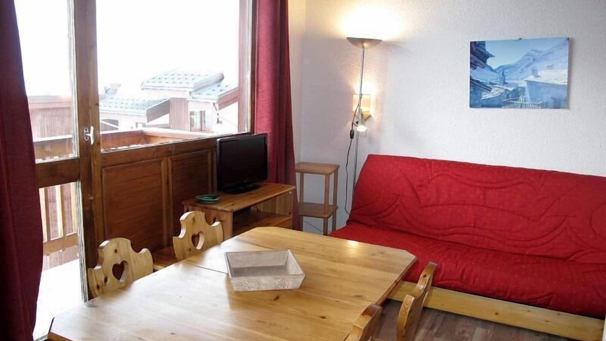 Plagne Villages Apartment | 20m from ski slopes, 4th floor, view ski slopes, tv, ski locker, 42m², La Plagne