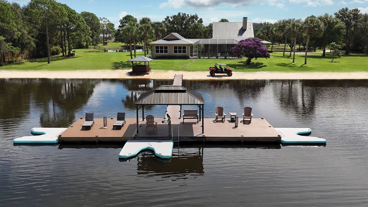 Highland House | 21-Acre Lakefront Paradise: Pool, Beach, Animals & Fire Pit