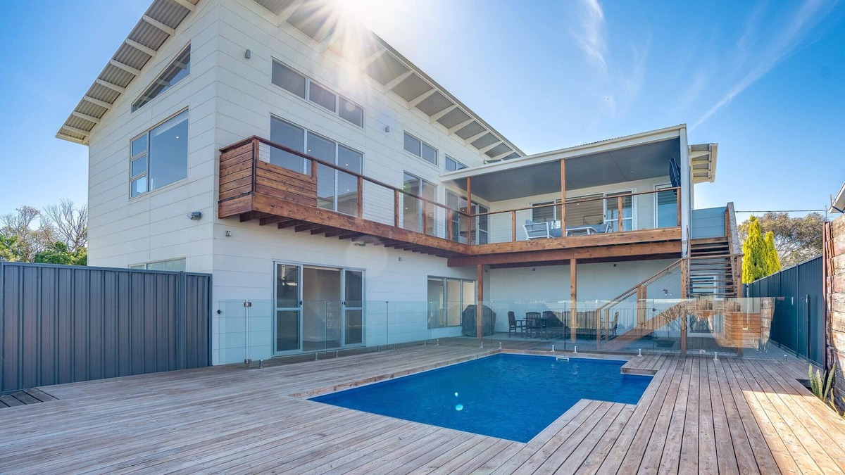 Middleton House | 21 Ellensford - Wi-Fi - Pool - Family Friendly