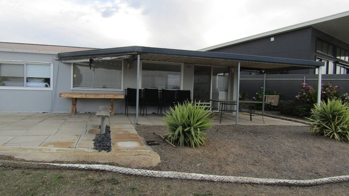 Muloowurtie House | 21-Positioned at the start of Black Point! Excellent sea views! Dog friendly!