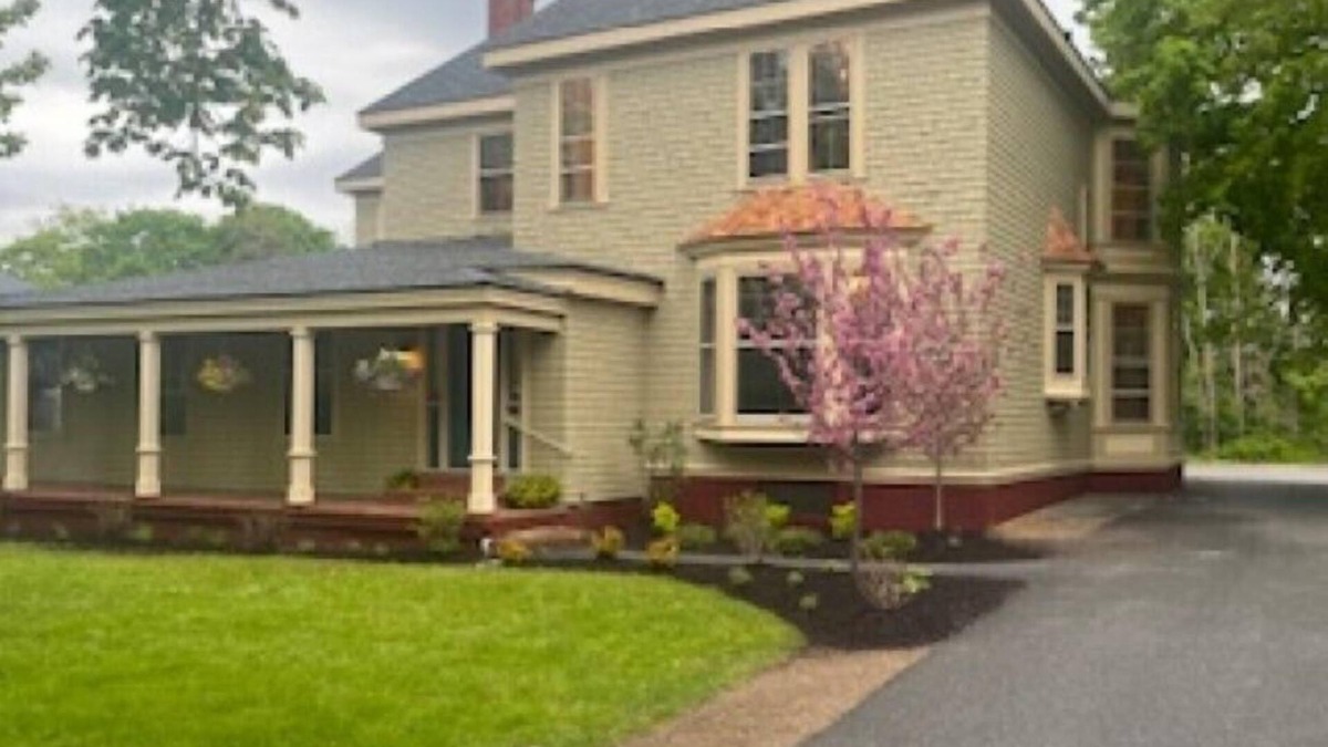 Ellsworth Apartment | 210 Main St
