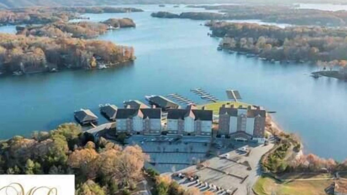 Smith Mountain Lake Apartment | #2100 Pointe - Studio Suite at Mariners SML