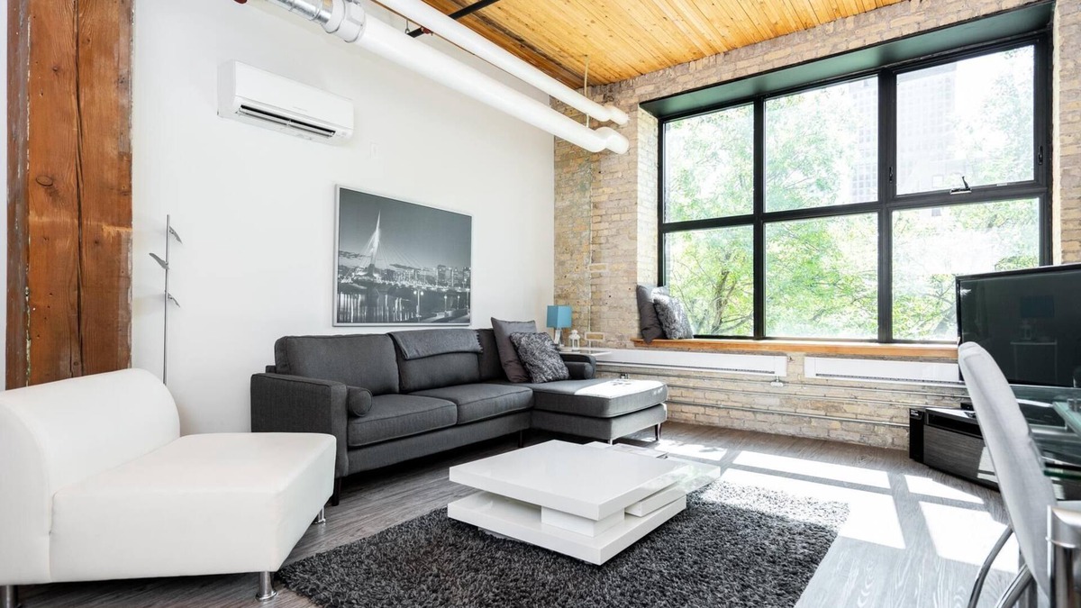 Exchange District Condo | (211) Market Ave Exchange District +Entire 2BR 1BATH+ Fast Wifi (139)