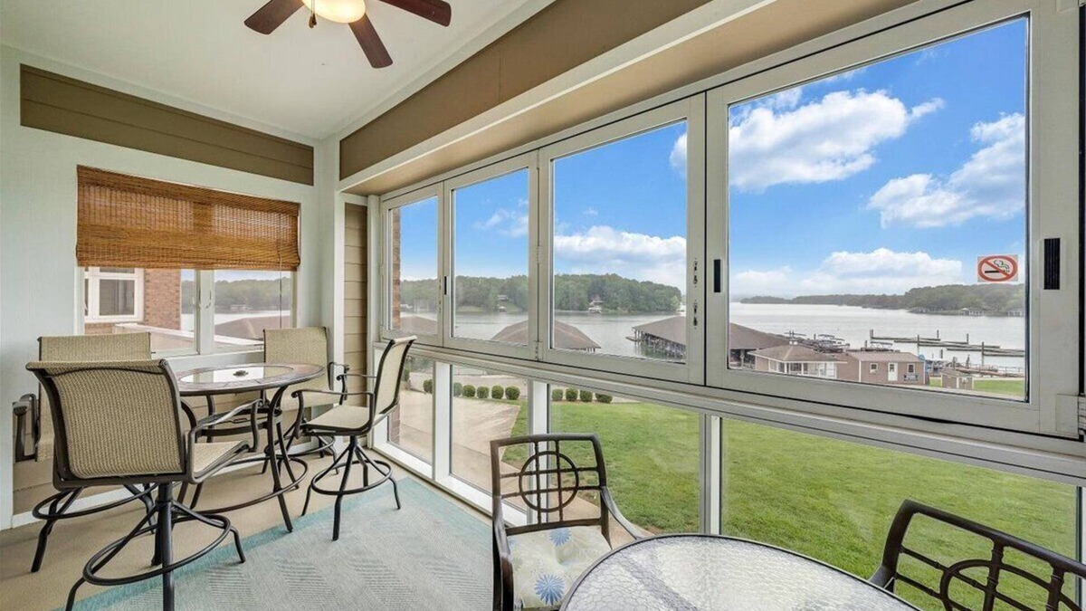 Smith Mountain Lake Apartment | #211 Pointe - 2 Bedroom Lakefront Condo at Mariners SML
