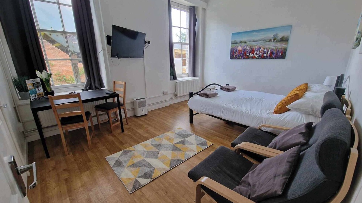 Exeter Apartment | 22 - Georgian Studio Apartment