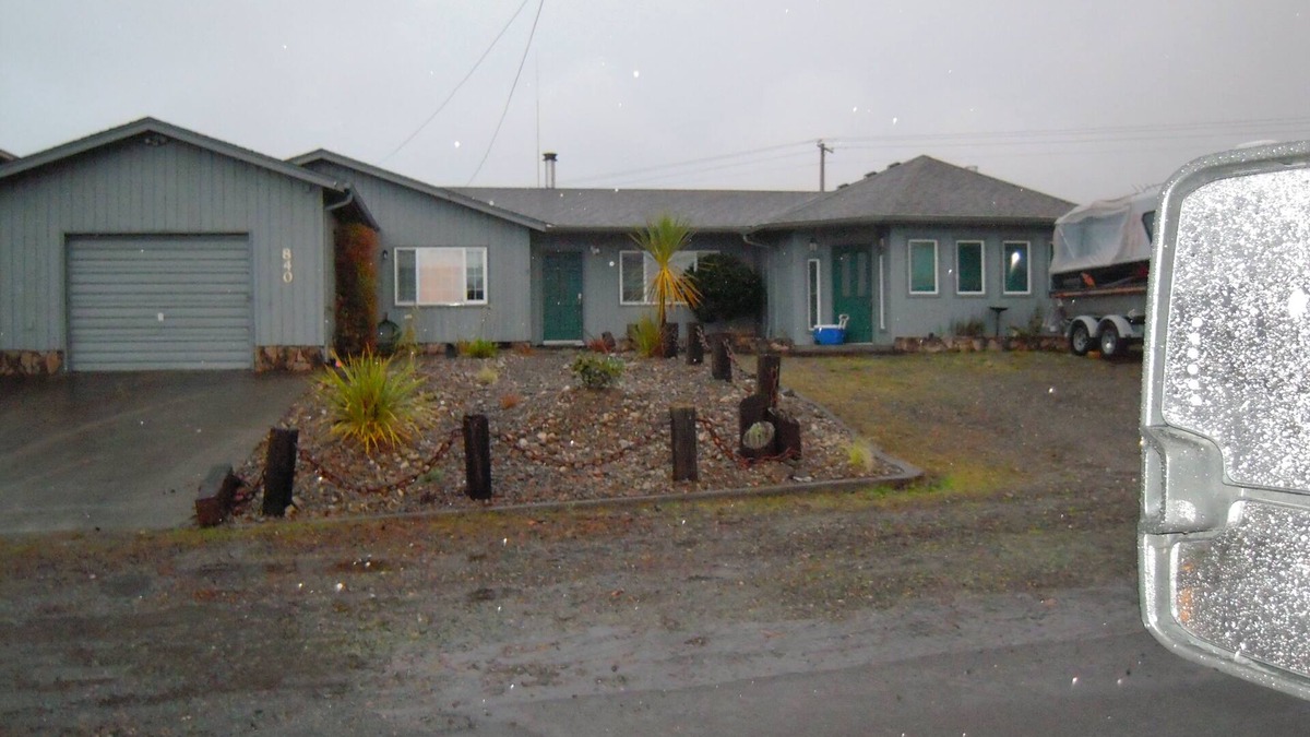 Winchester Bay House | 2200 Sq. Ft. Winchester Bay Home, 1 level