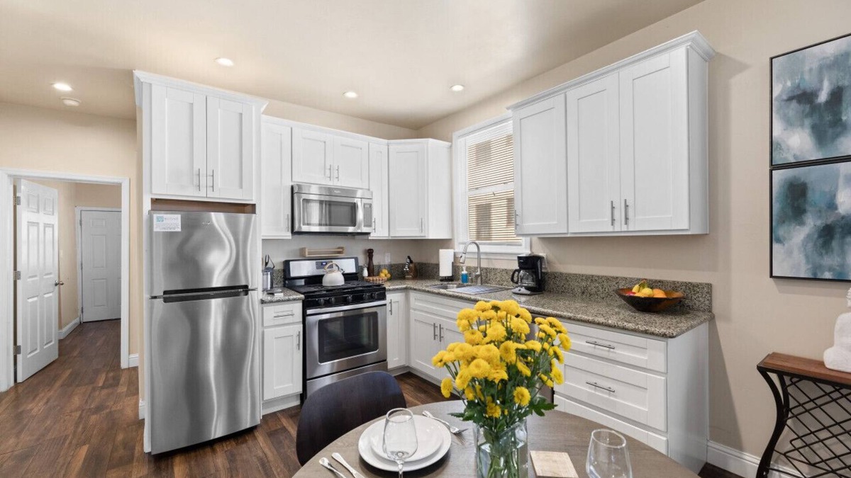 Midtown Sacramento Apartment | 23-2 · Marvelous Midtown stay with a Modern Twist!
