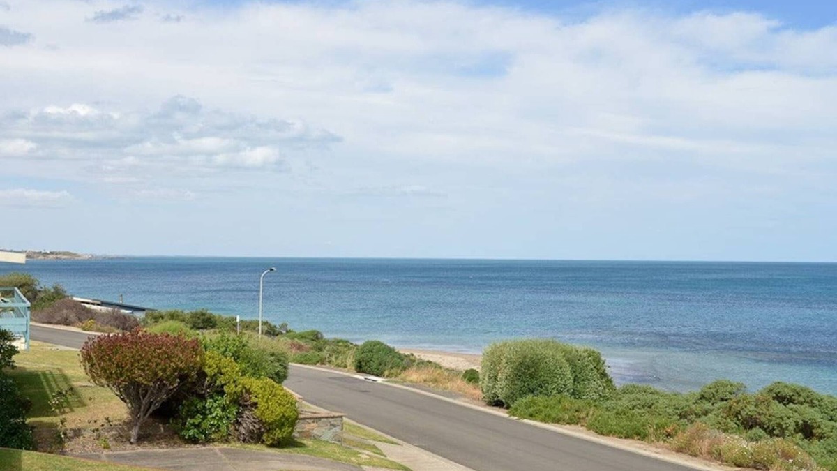 McCracken House | 23 Hayward - Wi-Fi - Ocean Front