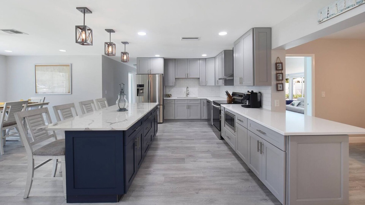 Lake Clarke Shores House | 2353 Managed By Brampton Park