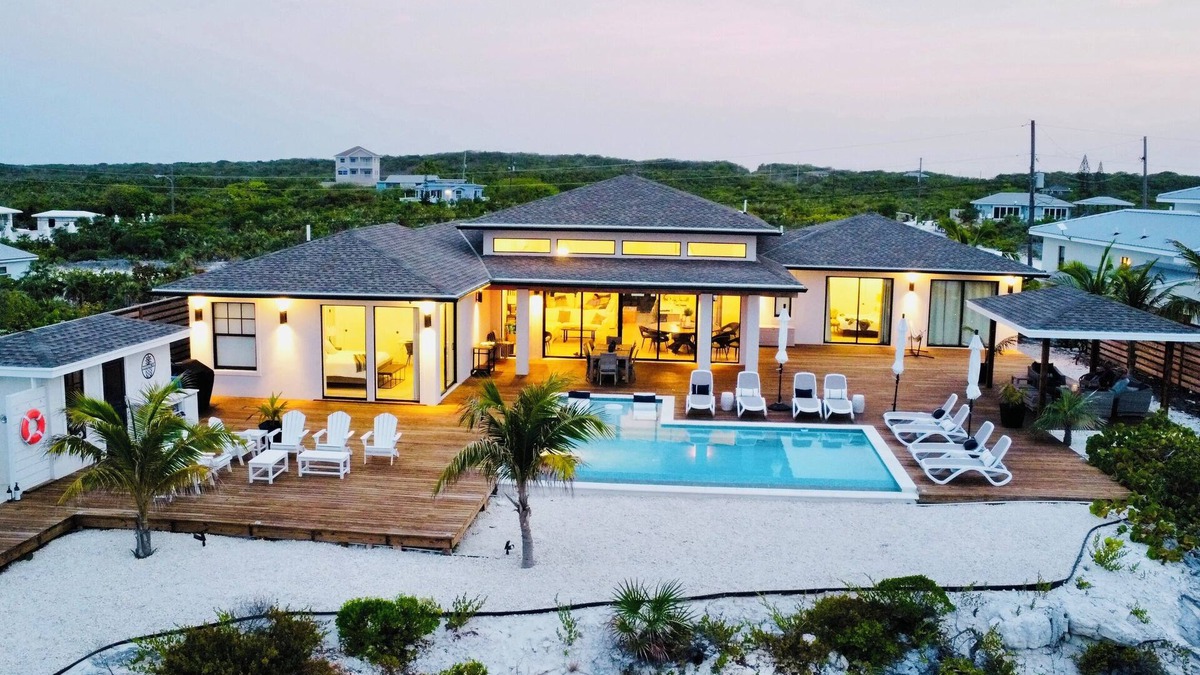 William's Town House | 23Exuma *LUXURY, TOP BEACH* 5 Bedrooms* 6 Bathrooms* Heated Pool*Top Lux Rental
