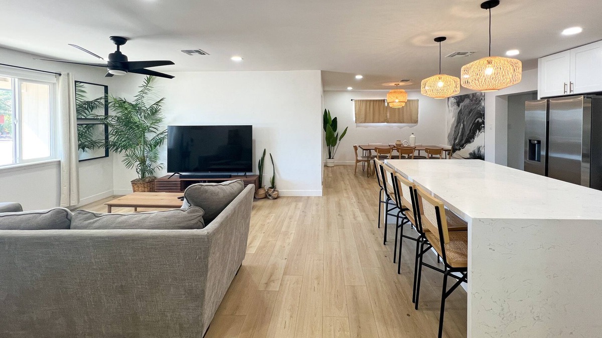 Papago Parkway House | 2400 sq ft home with pool near Old Town Scottsdale