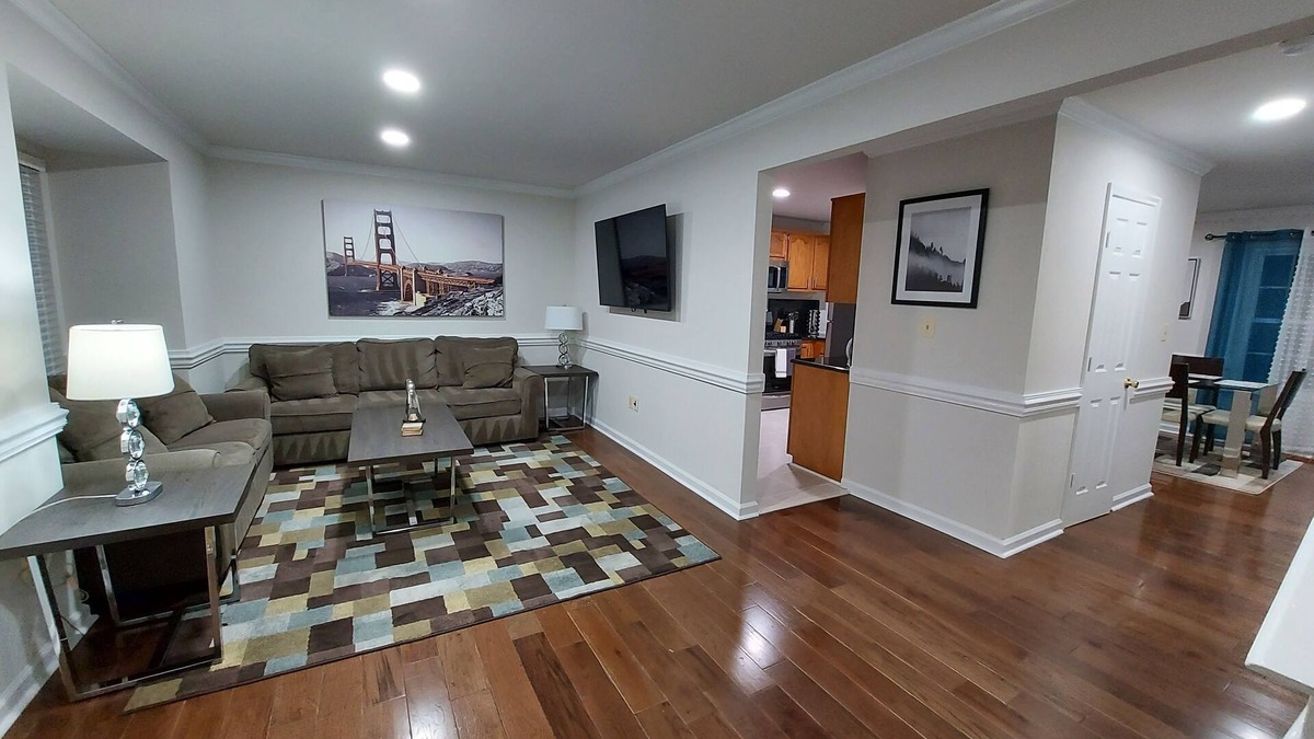 Stafford House | $245/Amazing 3LV, 4BR TH, 3.5BTH close to Quantico