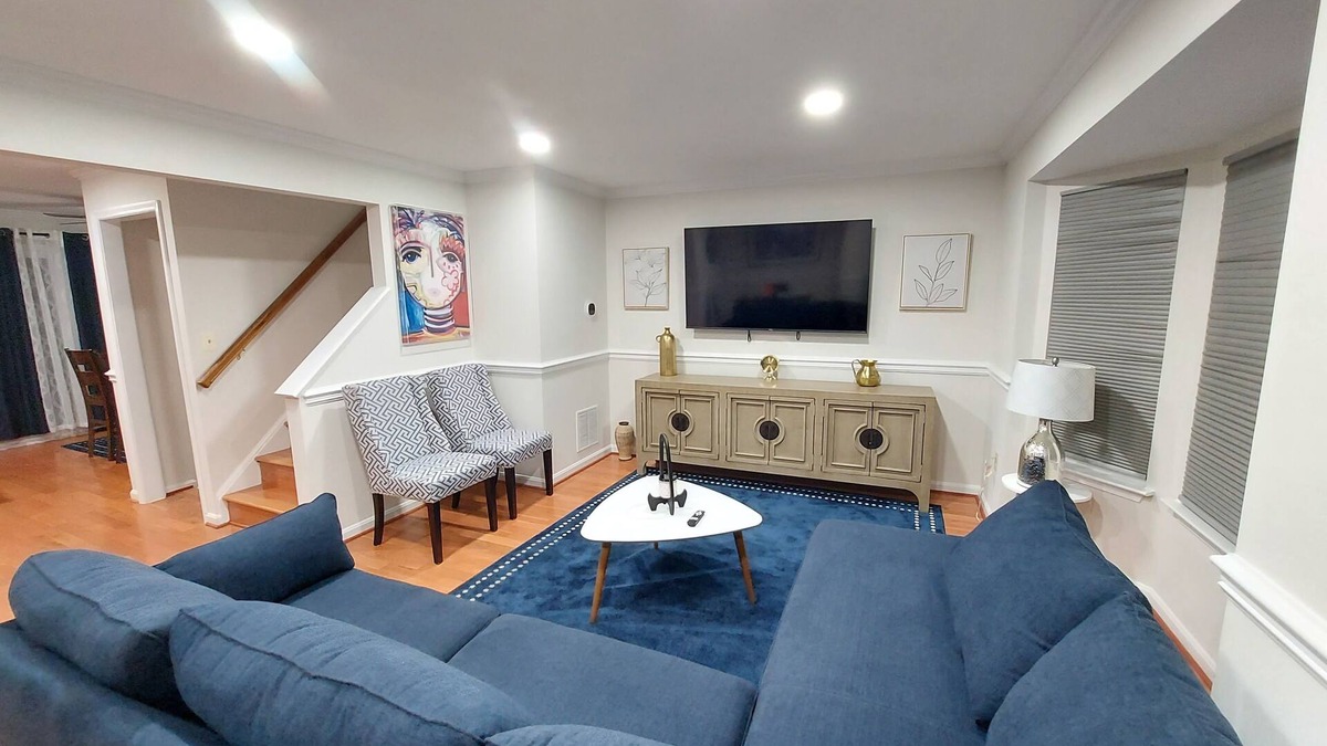 Stafford House | $249/Comfy 5br,3.5bth,& 3LVL TH