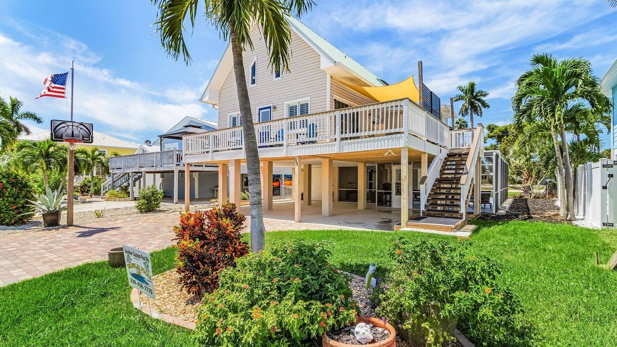 Hills T P House | 249 Into The Mystic: 3BR/3BA Pool Home!
