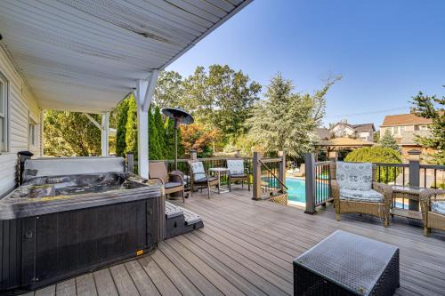 East Shore House | 25 Mi to Powder Ridge Mtn Park Home with Hot Tub!