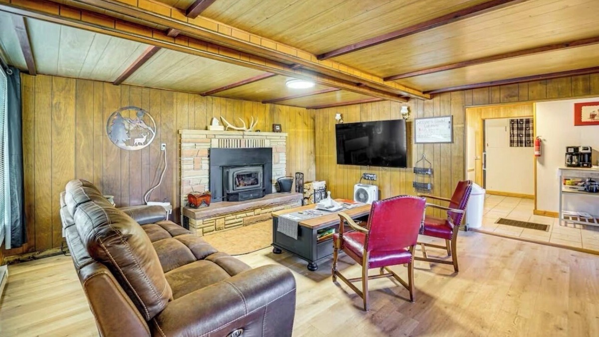 Marvel House | 25 minutes from Durango! Cabin on 2 fenced acres!