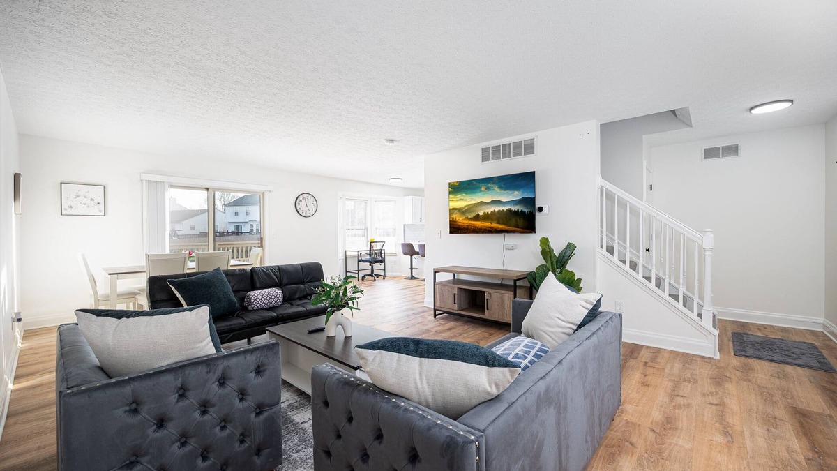 Columbus House | 25% OFF: Spacious 4 bedroom-Pet Friendly-Fenced