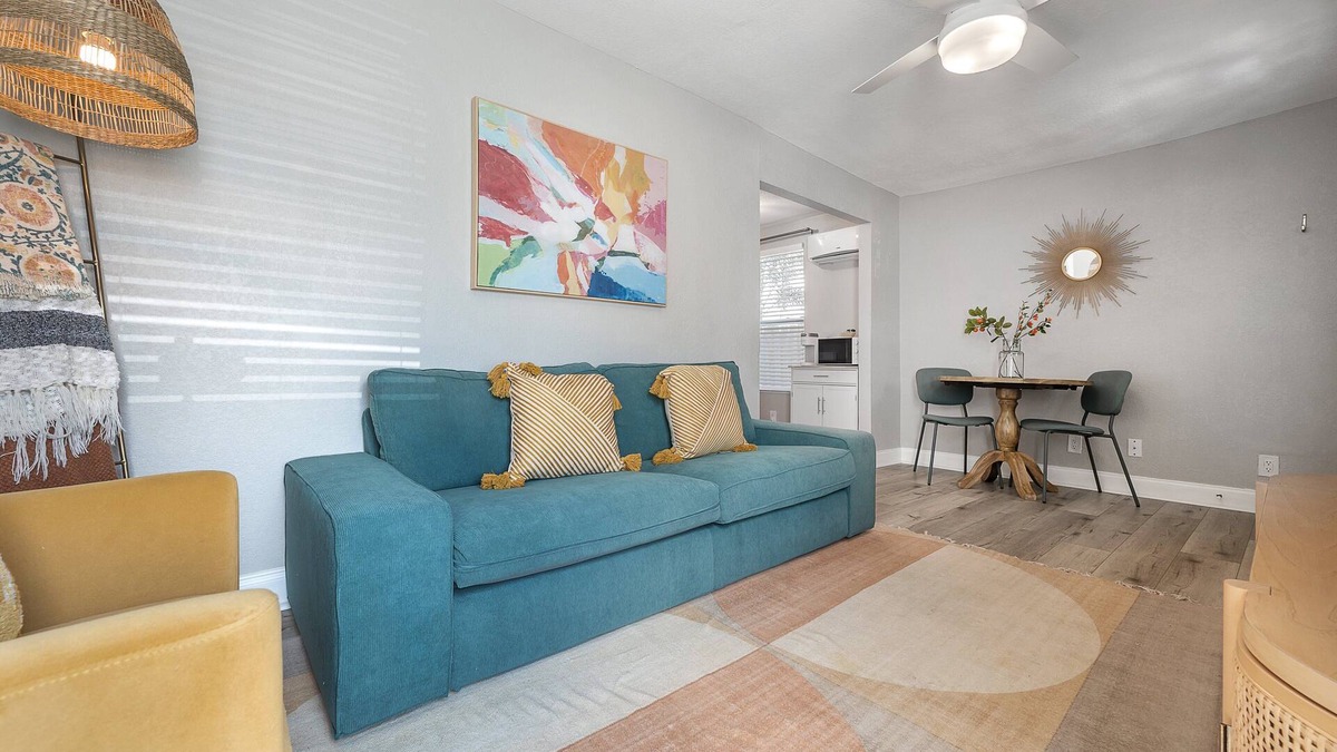 Tampa Apartment | 2501 W North B St, Unit 7