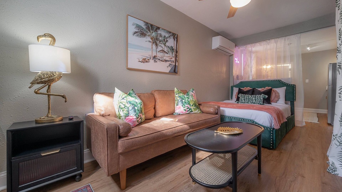 Egypt Lake-Leto Apartment | 2501 W North B St, Unit 8