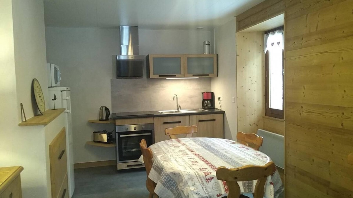 Areches Apartment | 250m from ski lifts, Ground floor, parking, tv, ski locker, 50m², Arêches-Beaufort