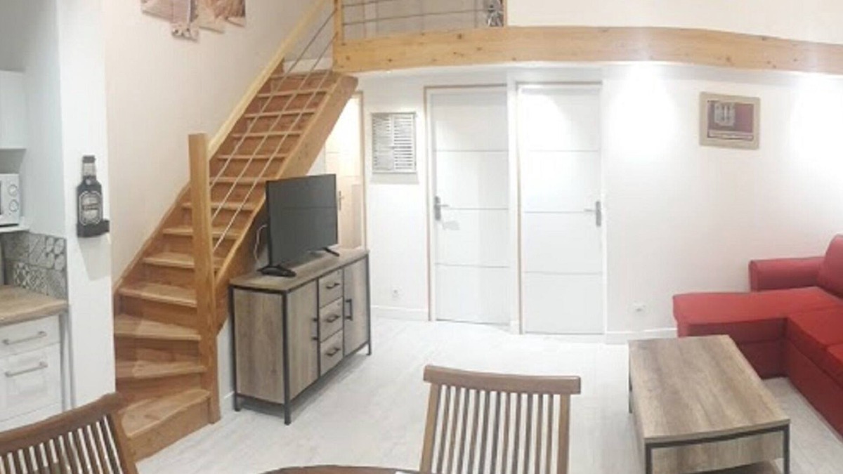 Narbonne-Plage House | 250m from the Mediterranean, a holiday home with the scent of the sea.