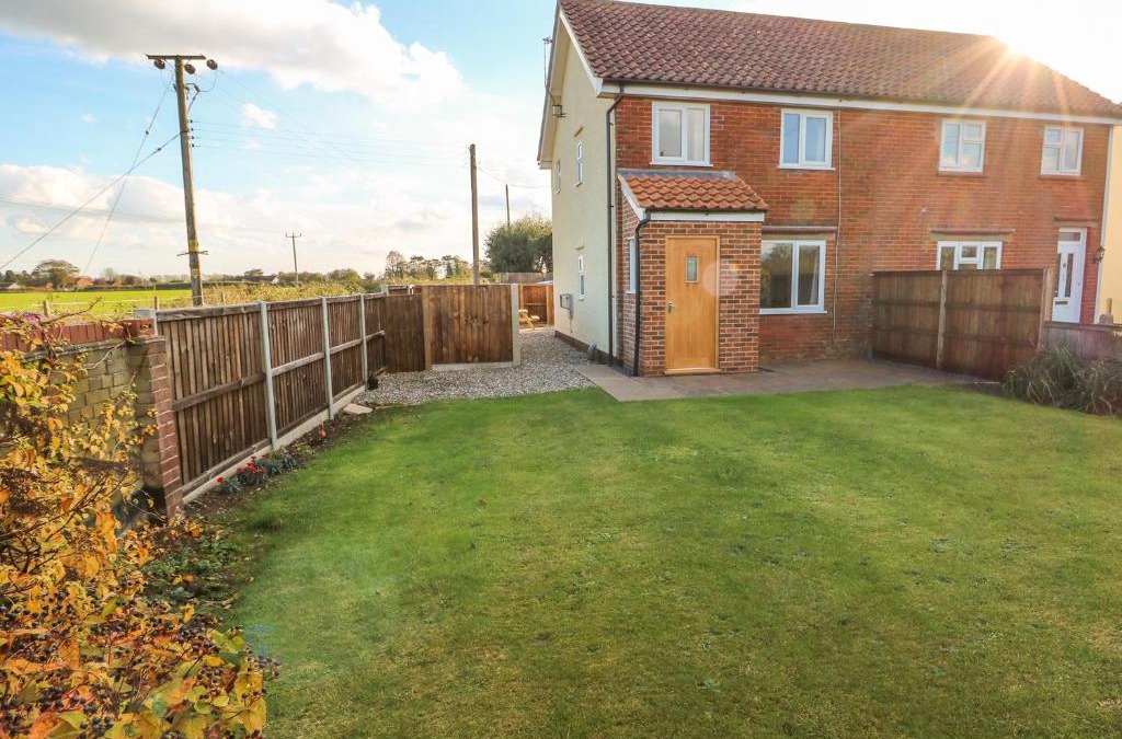 Irstead House | 27 Whitegates
