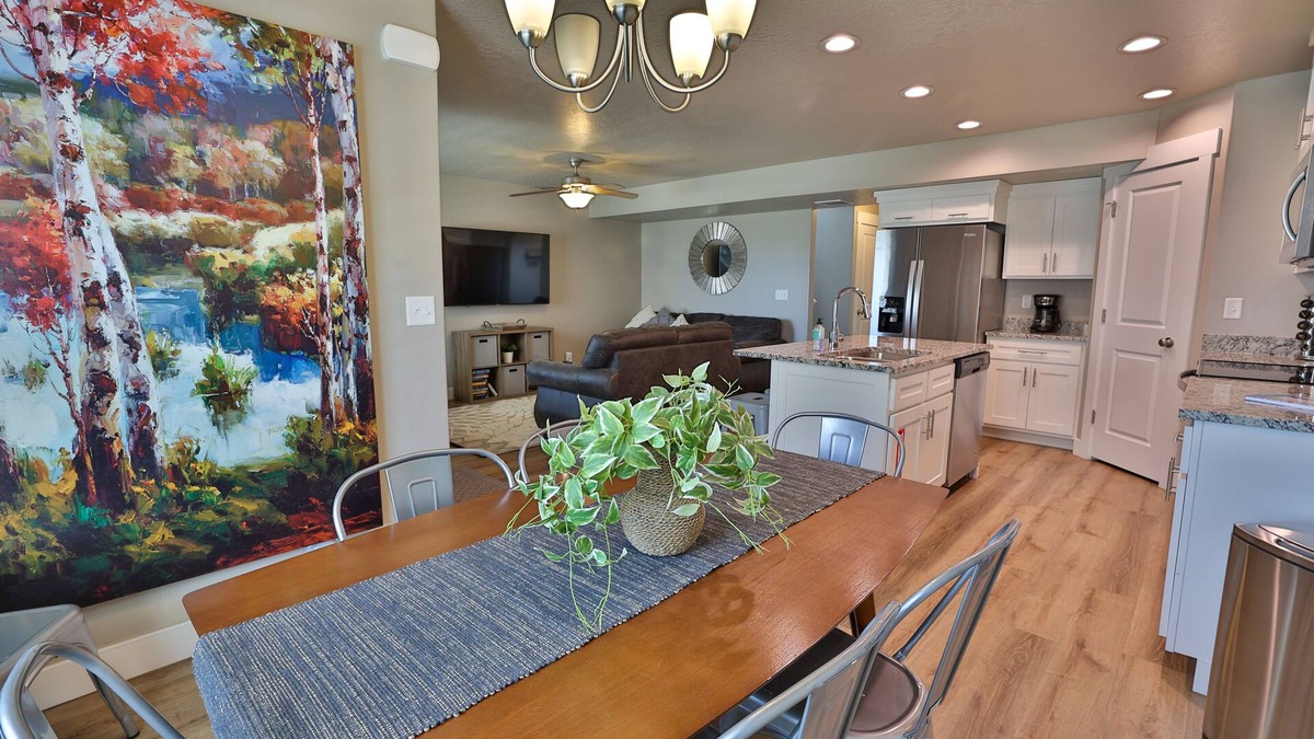 Garden City House | 273 - Bear Lake Escapes. Beautiful 3 bed/2.5 bath townhome in amazing location!