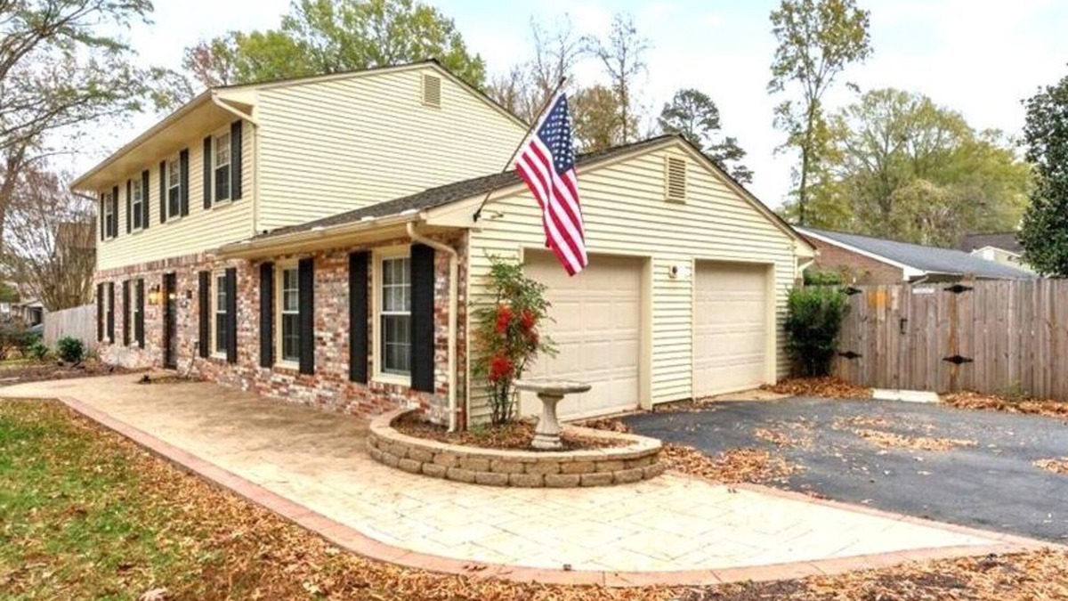 Fredericksburg House | 28+ day stays. Pet & family-friendly. Flexible terms