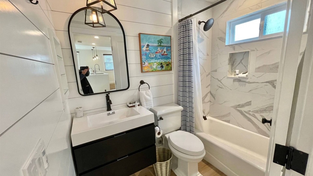 Balboa Peninsula House | 2Bath 216B Upper Sunny Casita - Best Location