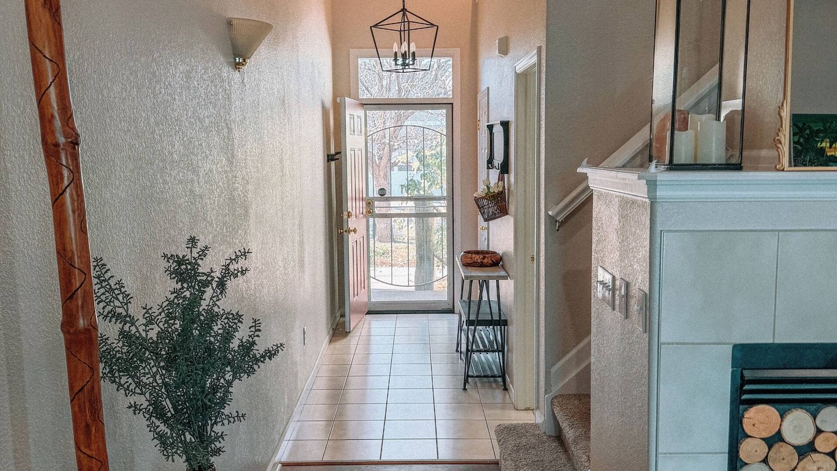 Gateway House | 2BD 2.5BR Private Gated Lakefront Denver Property near Airport and Downtown