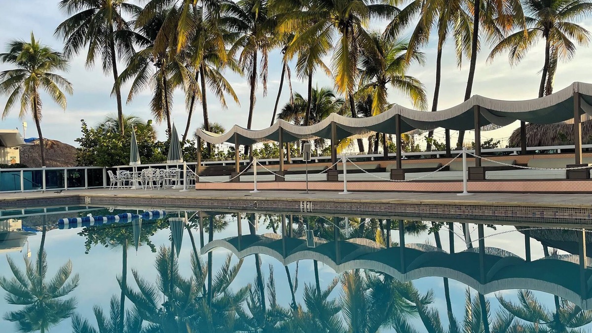Miami Beach Apartment | 2bd2bth Partial Ocean view Ste w/balcony, Pool, nearby dining, beach access