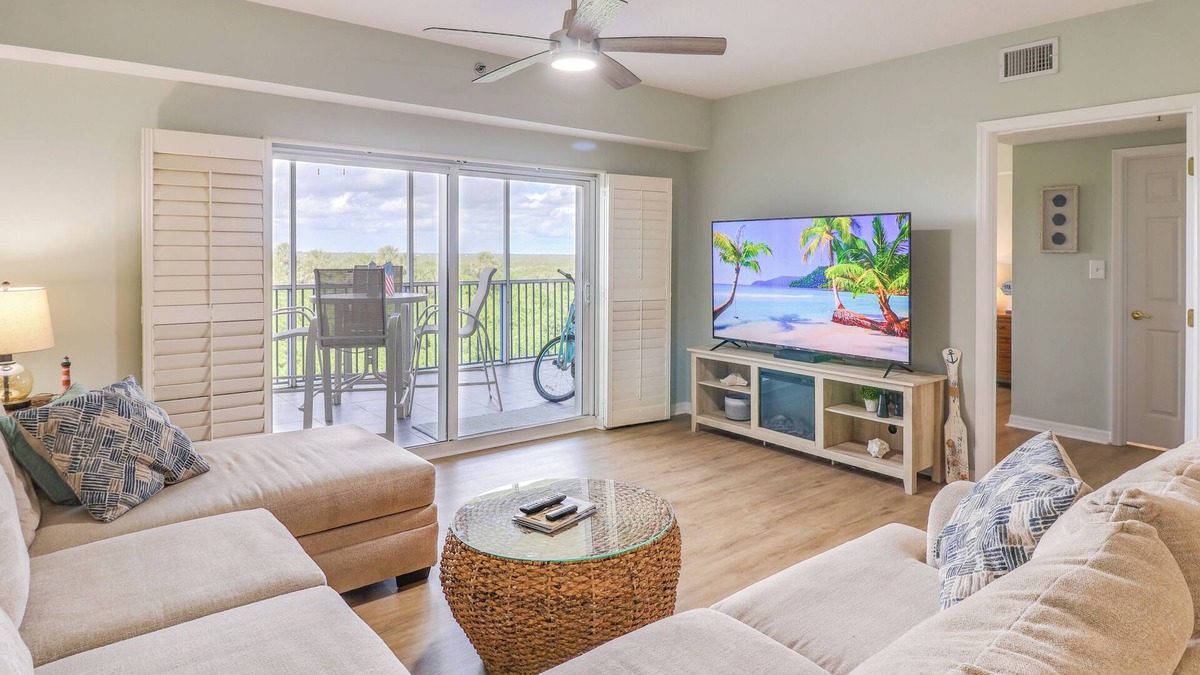 New Smyrna Beach Condo | 2Bdr Oceanwalk Getaway w/Pool & Hottub!
