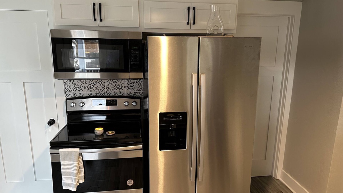 West Allis House | 2bed-1bath, close to WI State Fair & Downtown Milwaukee