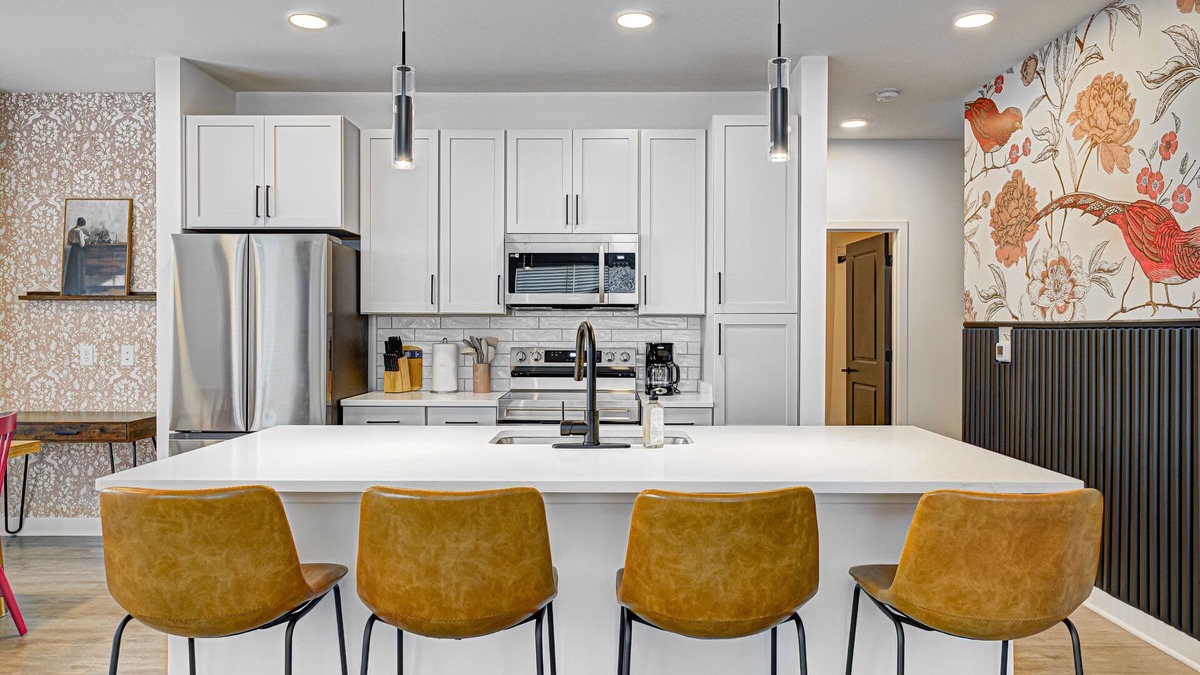 Noblesville Apartment | 2BED/2BTH - KING/QUEEN BEDS - CARMEL/FISHERS/NOBLESVILLE GRAND PARK
