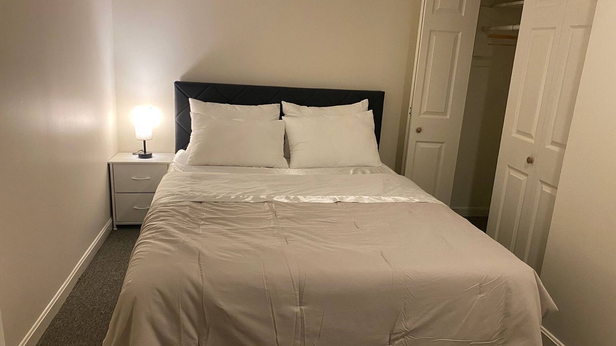 Fairland House | 2beds 1 sofa bed, free-parking,fenced,near Washington DC,private
