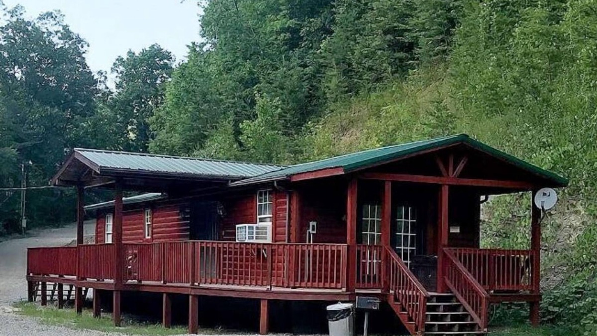 Lejunior Cabin | 2BR 1 Bath cabin w/full kitchen, hot tub, and living room.